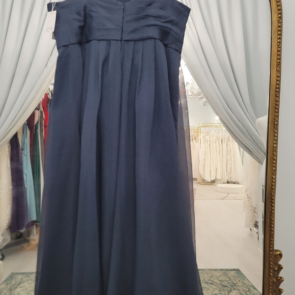 Vera Wang Bridesmaids Dress - Picture 4 of 10